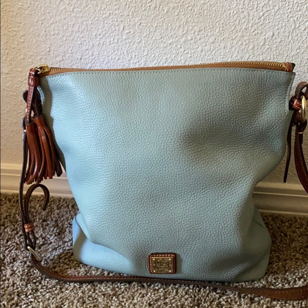 Dooney & Bourke pebble grain crossbody bag